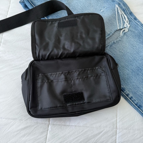 Walt Disney World Mickey Mouse‎ 2002 Fanny Pack Waist Bag Embroidered Adjustable - Picture 5 of 7